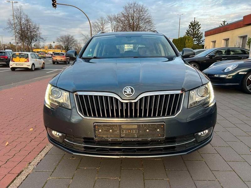 Gebraucht Skoda Superb Elegance 125 PS (91 kW) 2015 Grau Kombi