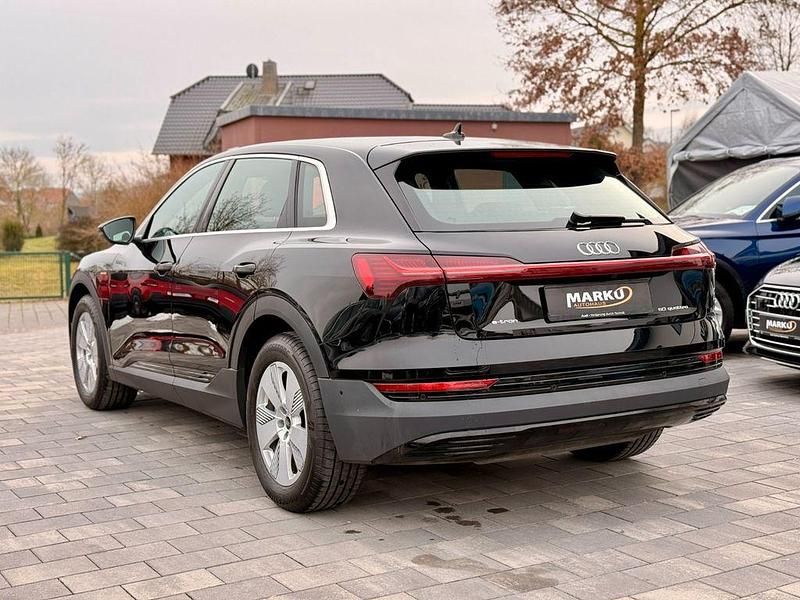 Gebraucht Audi e-tron S-Line 230 kW (313 PS) 2022 Schwarz SUV