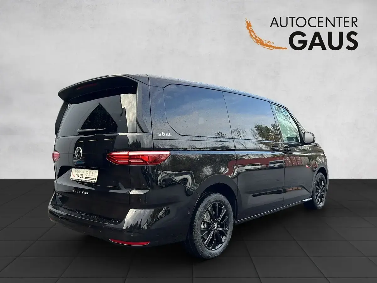 Neu VW Multivan Life 150 PS (110 kW) 2025 Schwarz Van / Kleinbus