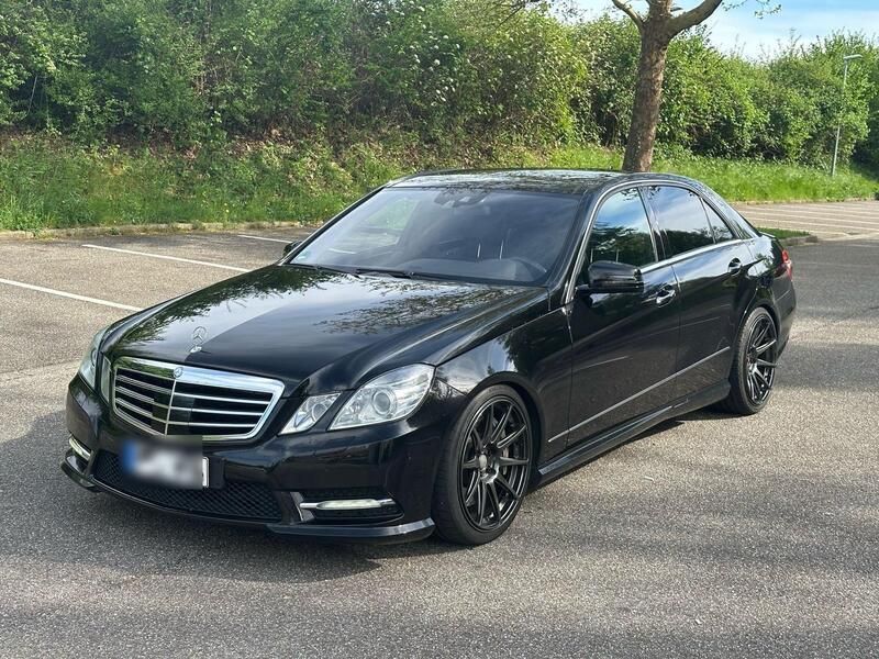 Schwarz Gebraucht 2012 Mercedes E500 AMG Limousine | 26.700 € (Teuer) - Bild 1/4