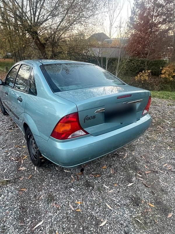 Gebraucht Ford Focus 100 PS (73 kW) 2001 Blau Limousine
