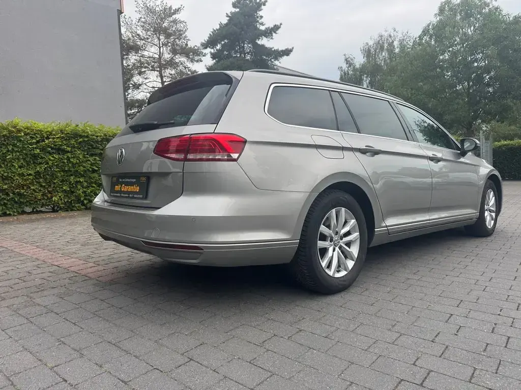 Gebraucht VW Passat Comfortline 150 PS (110 kW) 2017 Silber Kombi