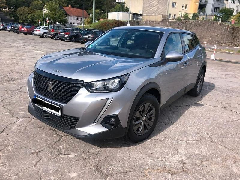 Artensegrau Gebraucht 2021 Peugeot 2008 Active SUV | 12.500 € (Guter Preis) - Bild 1/4
