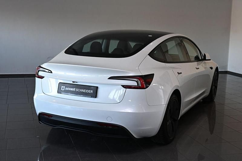 Gebraucht Tesla Model 3 366 kW (498 PS) 2024 Pearl white multicoat Limousine