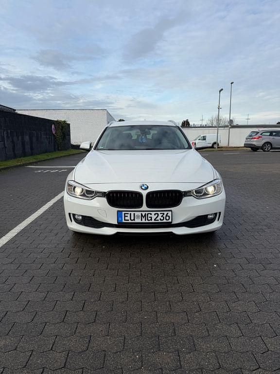 Gebraucht BMW 316 116 PS (85 kW) 2013 Schwarz Kombi