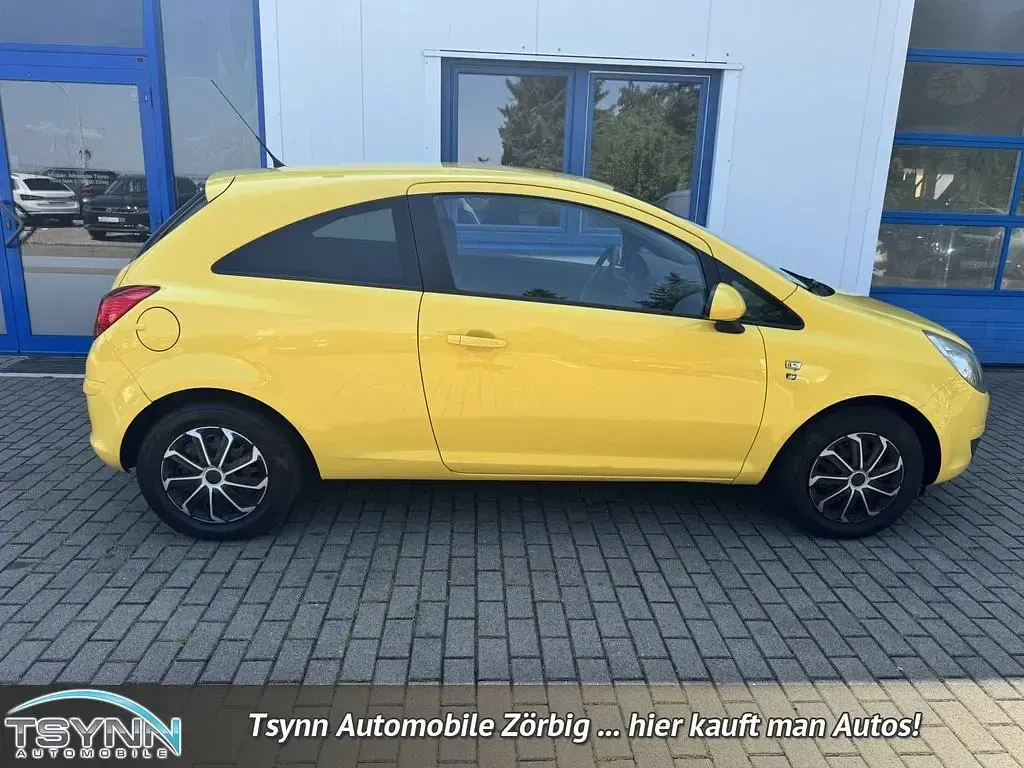 Gebraucht Opel Corsa Edition 69 PS (50 kW) 2010 Sunny yellow (uni) Kleinwagen