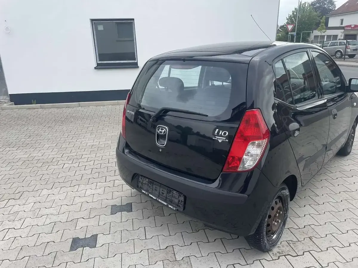 Gebraucht Hyundai i10 67 PS (49 kW) 2010 Schwarz Kleinwagen