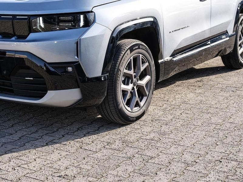 Gebraucht Jeep Compass 147 PS (108 kW) 2026 Grau SUV