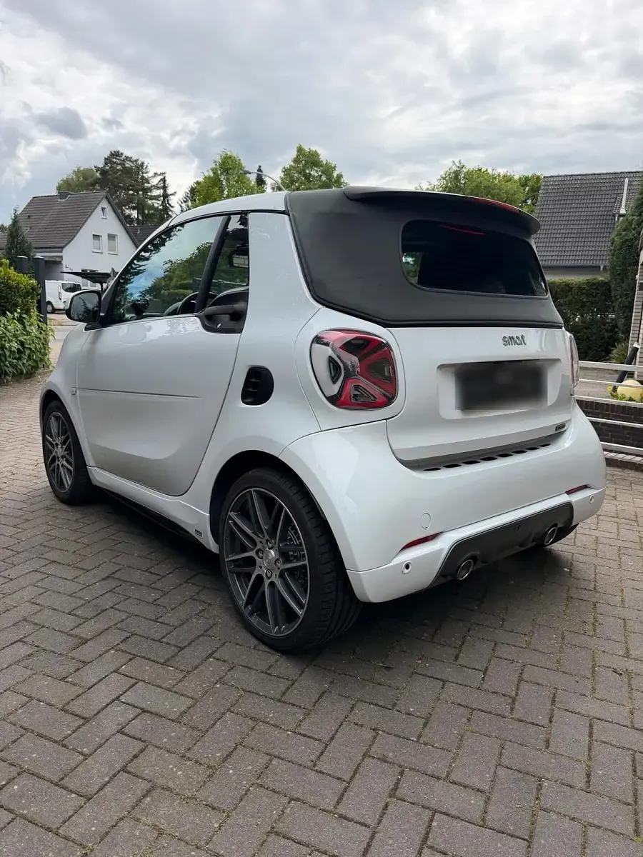 Gebraucht Smart ForTwo Cabrio Brabus Xclusive 109 PS (80 kW) 2016 Weiß Cabrio