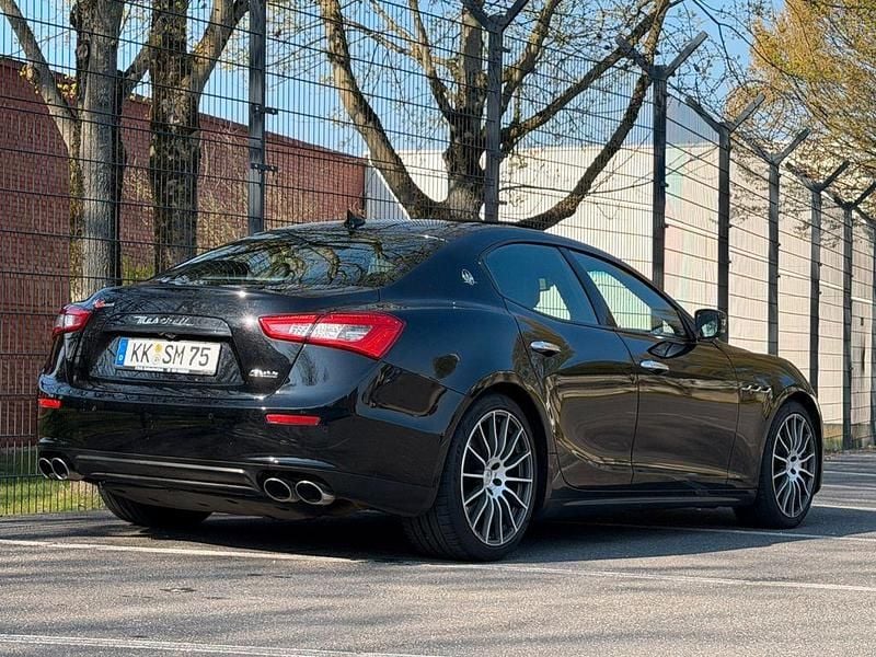 Gebraucht Maserati Ghibli 275 PS (202 kW) 2016 Schwarz Limousine