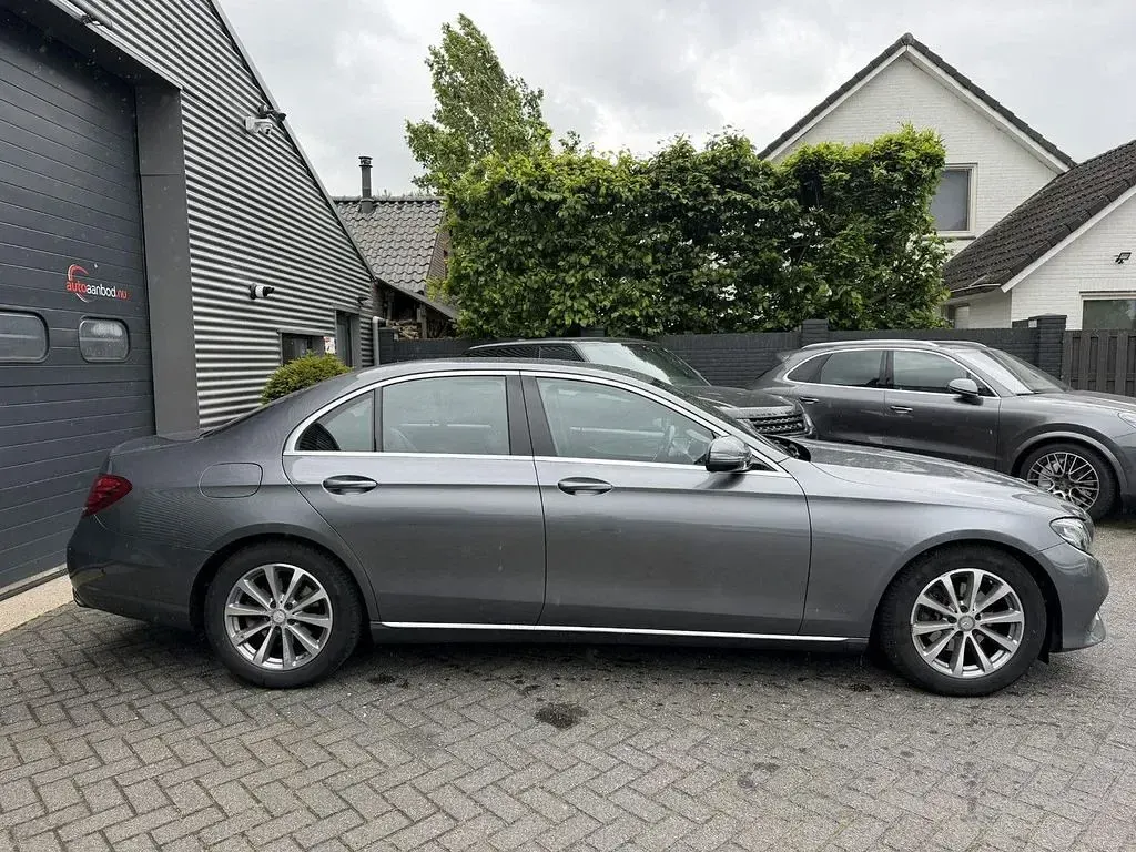 Gebraucht Mercedes E220 Edition 194 PS (142 kW) 2016 Grau Limousine