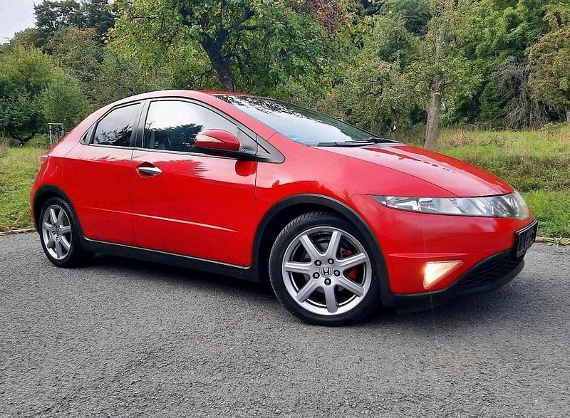 Rot Gebraucht 2007 Honda Civic Sport Limousine | 2.900 € (Fairer Preis) - Bild 1/4