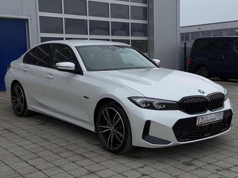 Gebraucht BMW 330e Shadowline 292 PS (214 kW) 2022 Mineralweiss Limousine