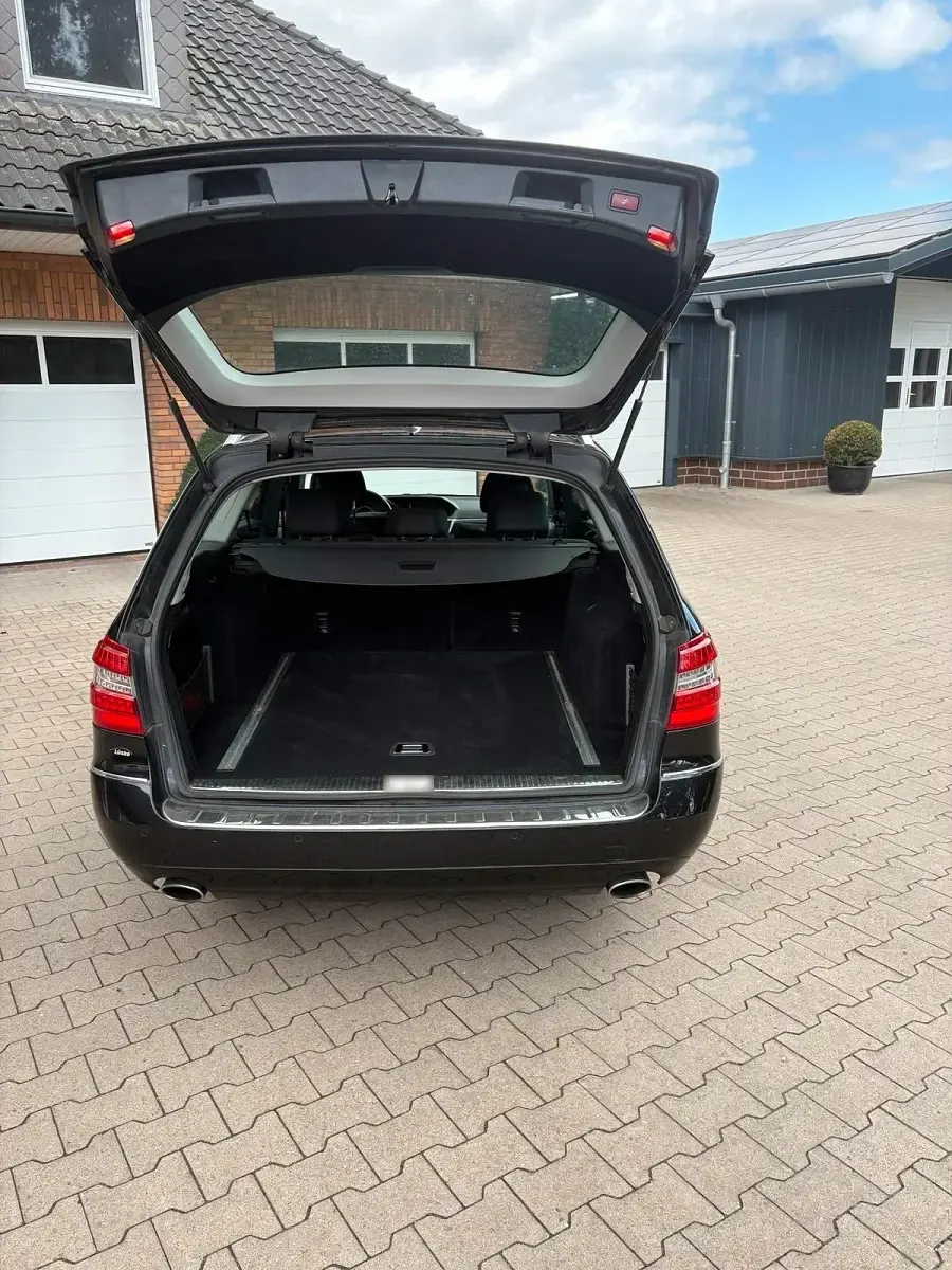 Gebraucht Mercedes E350 Avantgarde 231 PS (169 kW) 2010 Schwarz Kombi