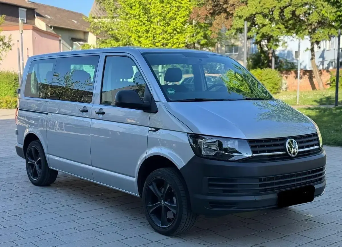 Gebraucht VW Transporter 150 PS (110 kW) 2018 Silber Van