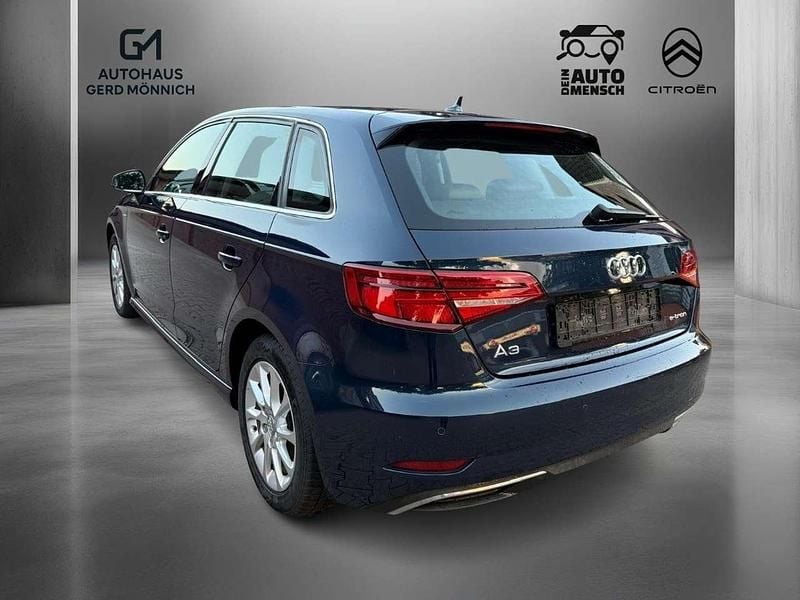 Gebraucht Audi e-tron 204 PS (150 kW) 2017 Cosmos blue SUV