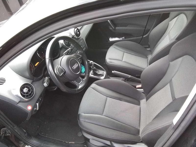 Schwarz Gebraucht 2013 Audi A1 Sportback Ambition Kleinwagen | 11.900 € (Guter Preis) - Bild 1/4