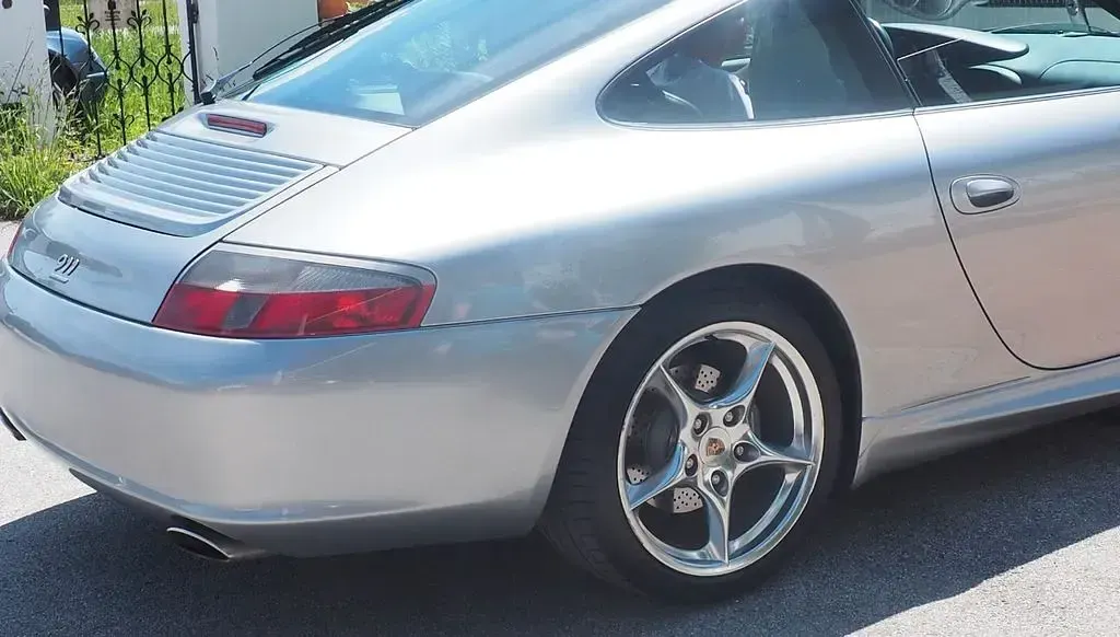 Usata Porsche 911 Carrera 345 CV (253 kW) 2004 Argento Coupé
