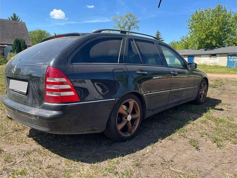 Gebraucht 2004 Mercedes C200 Elegance Kombi | 1.050 € - Bild 1/4