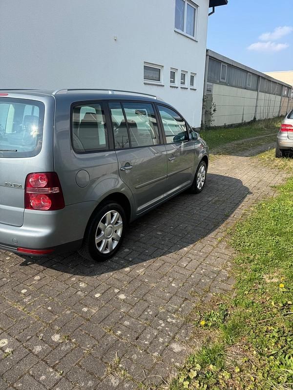 Gebraucht VW Touran 140 PS (102 kW) 2007 Grau Van / Kleinbus