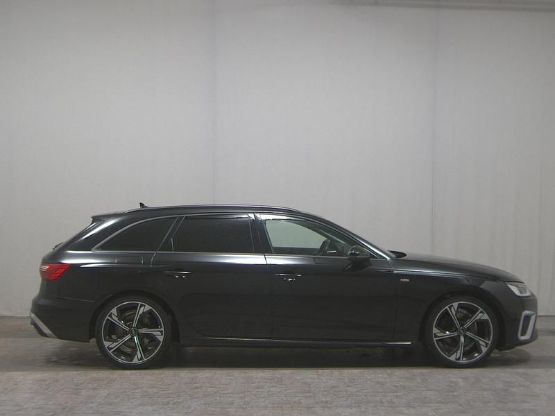 Gebraucht Audi A4 S-Line 163 PS (119 kW) 2023 Schwarz Kombi