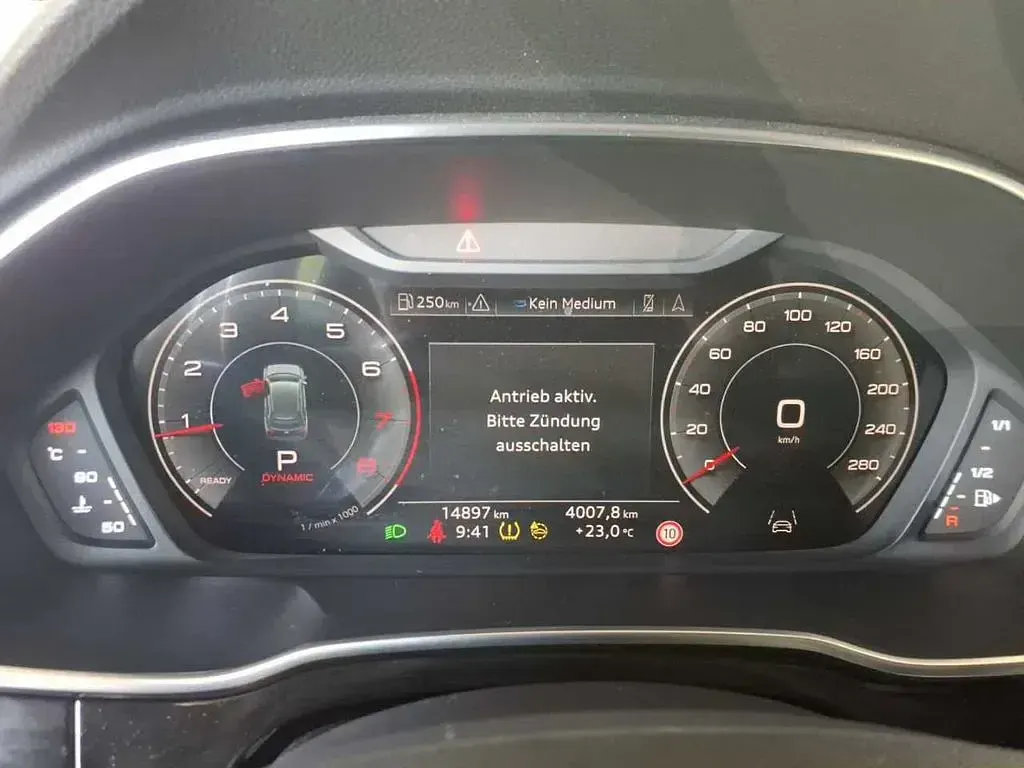 Gebraucht Audi Q3 S-Line 190 PS (139 kW) 2023 Mythosschwarz metallic SUV