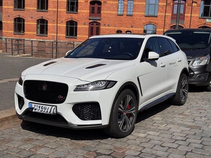 Weiß Gebraucht 2020 Jaguar F-Pace SVR SUV | 49.897 € (Superpreis) - Bild 1/4