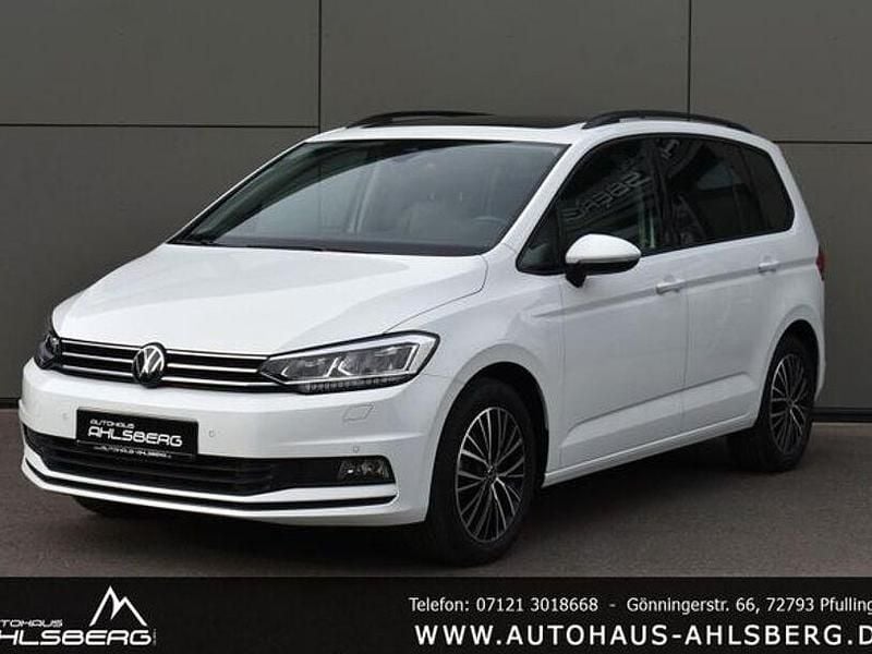 Pure white Gebraucht 2024 VW Touran Comfortline Van / Kleinbus | 32.900 € (Etwas zu teuer) - Bild 1/4