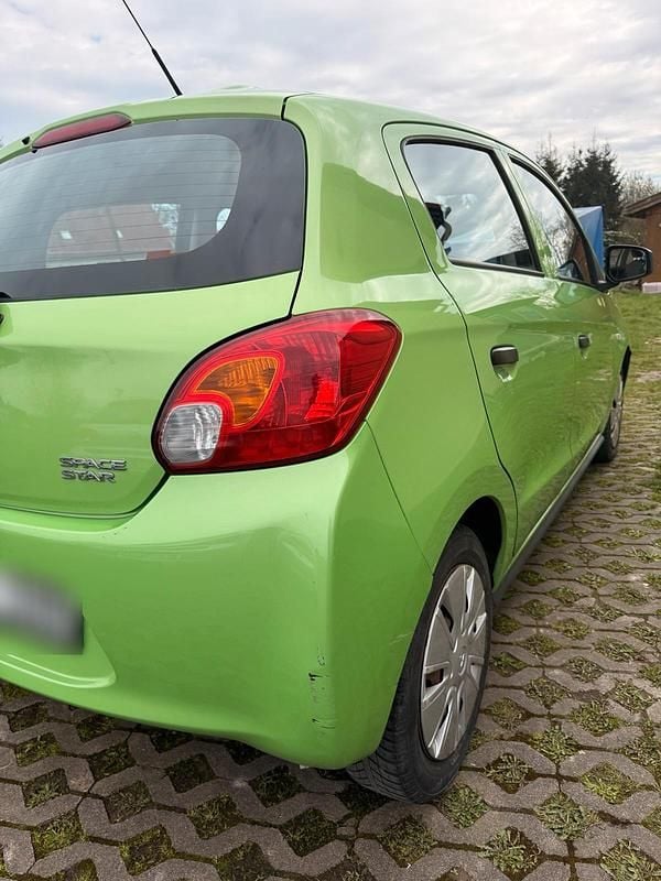 Gebraucht Mitsubishi Space Star 71 PS (52 kW) 2014 Grün Van / Kleinbus