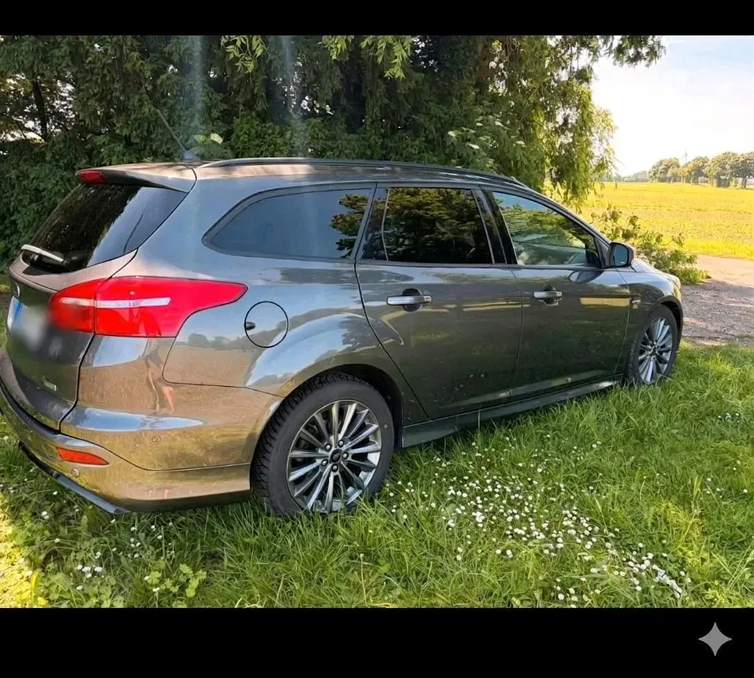Gebraucht Ford Focus ST-Line 140 PS (102 kW) 2018 Grau Kombi