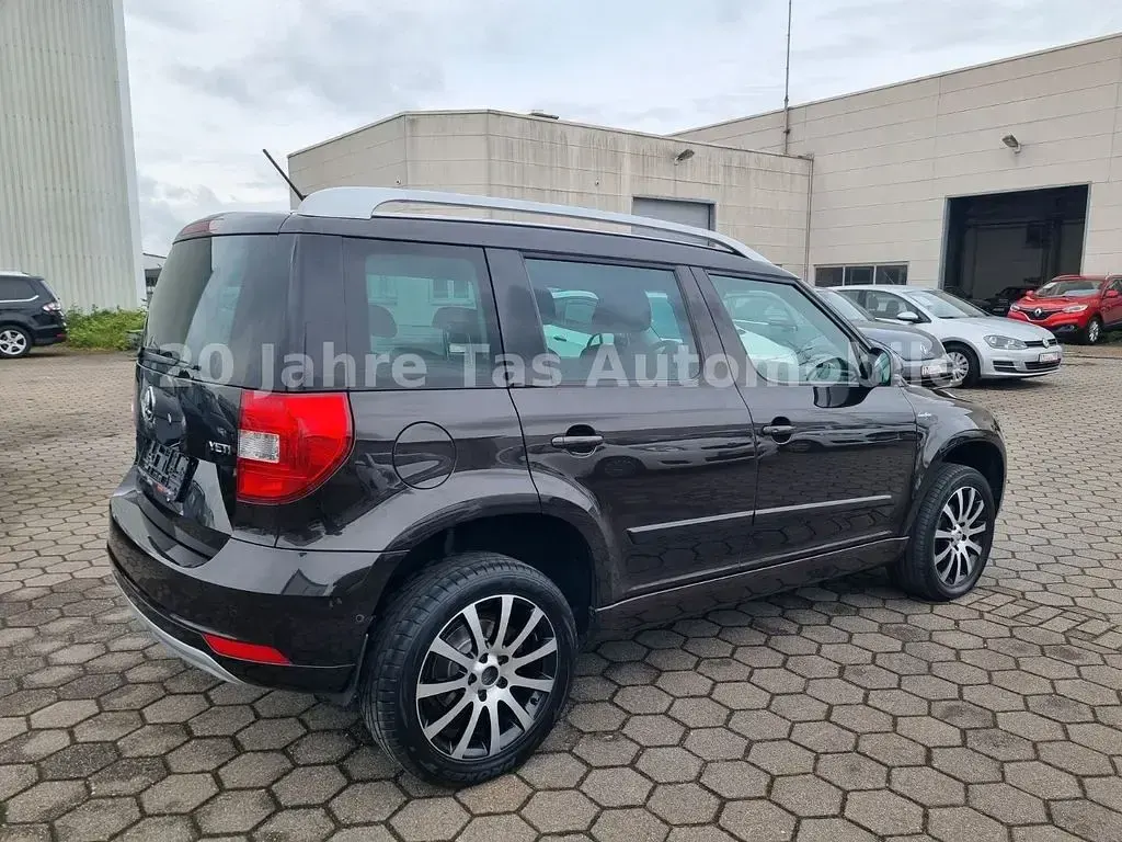 Gebraucht Skoda Yeti LAURIN & KLEMENT 122 PS (89 kW) 2015 Hneda magnetic/magnetic braun SUV