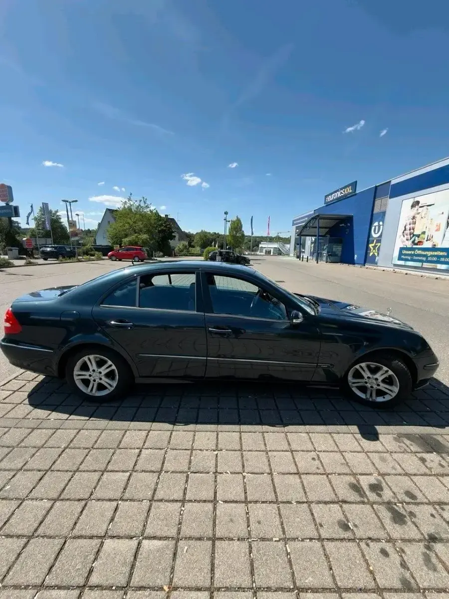 Gebraucht Mercedes E240 177 PS (130 kW) 2004 Blau Limousine