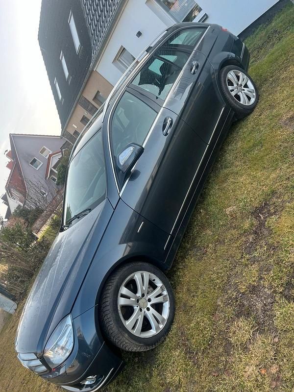 Gebraucht Mercedes 320 224 PS (164 kW) 2008 Grau Kombi