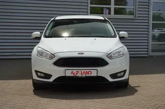 Gebraucht Ford Focus 120 PS (88 kW) 2018 Weiß Kombi