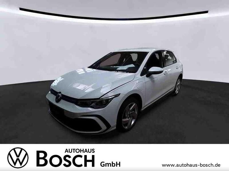 Pure white Gebraucht 2022 VW Golf VIII GTE Limousine | 21.850 € (Fairer Preis) - Bild 1/4