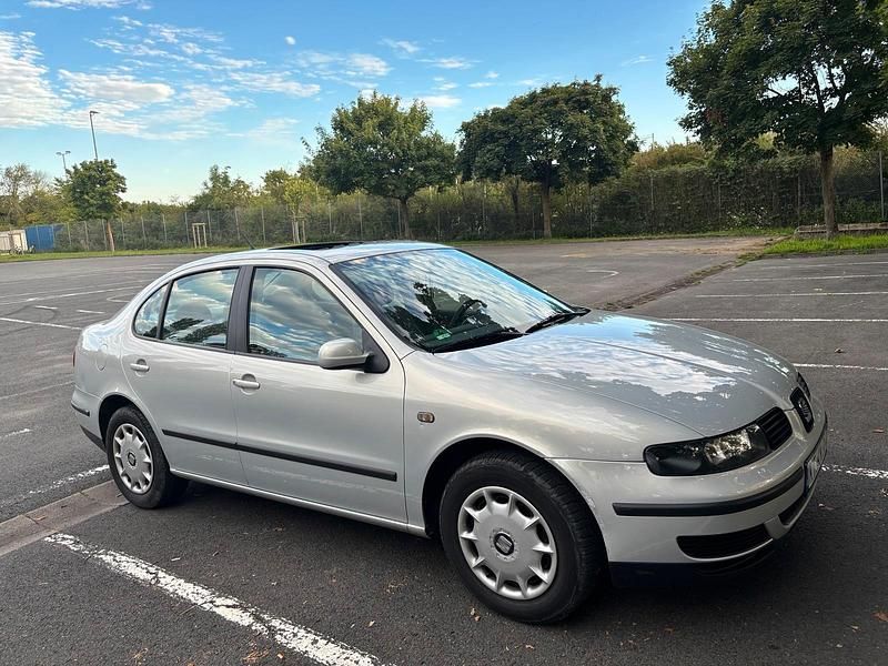 Silber Gebraucht 1999 Seat Toledo Limousine | 1.250 € (Fairer Preis) - Bild 1/4