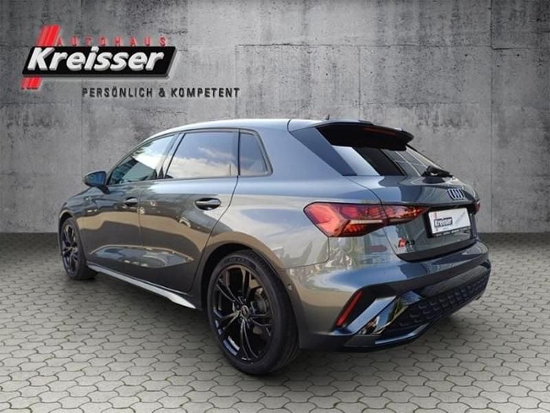 Gebraucht Audi A3 S-Line 150 PS (110 kW) 2024 Grau (daytonagrau perleffekt) Limousine