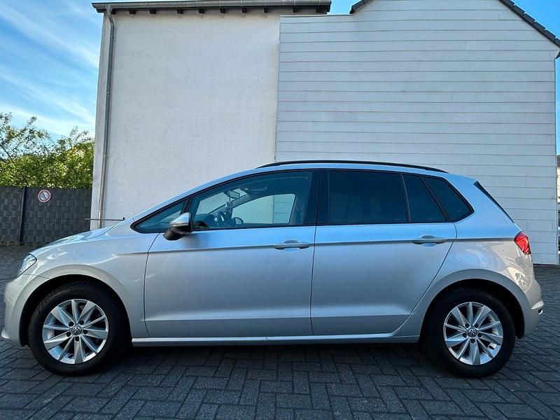 Silber Gebraucht 2015 VW Golf Sportsvan Comfortline Van / Kleinbus | 9.300 € (Fairer Preis) - Bild 1/4