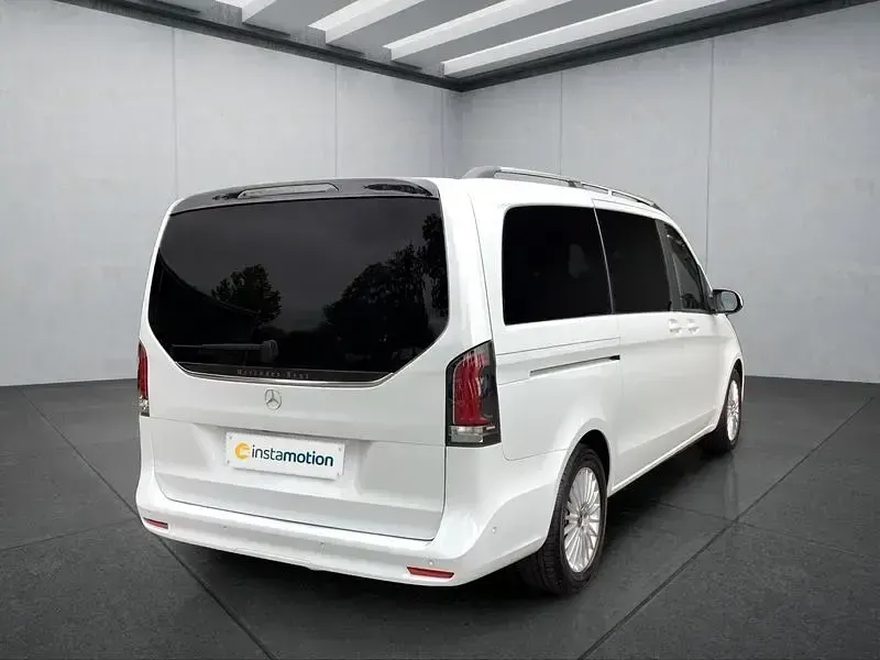 Gebraucht Mercedes V220 163 PS (119 kW) 2025 Weiß Van / Kleinbus