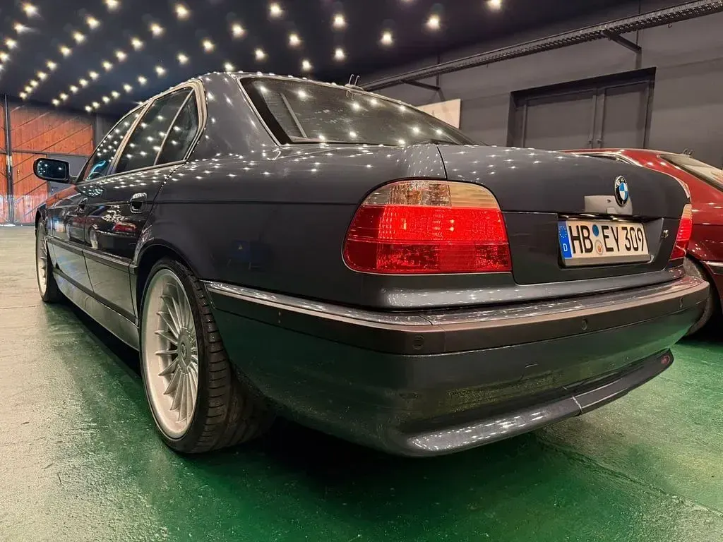 Gebraucht BMW 728 193 PS (141 kW) 2001 Grau Limousine