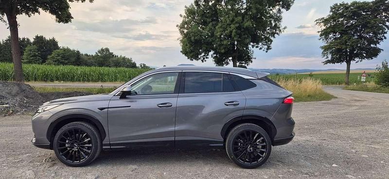 Grau Gebraucht 2025 MG HS Luxury SUV | 24.999 € (Fairer Preis) - Bild 1/4