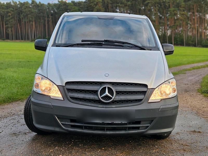 Silber Gebraucht 2013 Mercedes Vito Van / Kleinbus | 7.000 € (Superpreis) - Bild 1/4