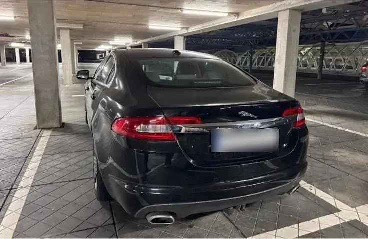 Gebraucht Jaguar XF Luxury 211 PS (155 kW) 2011 Schwarz Limousine
