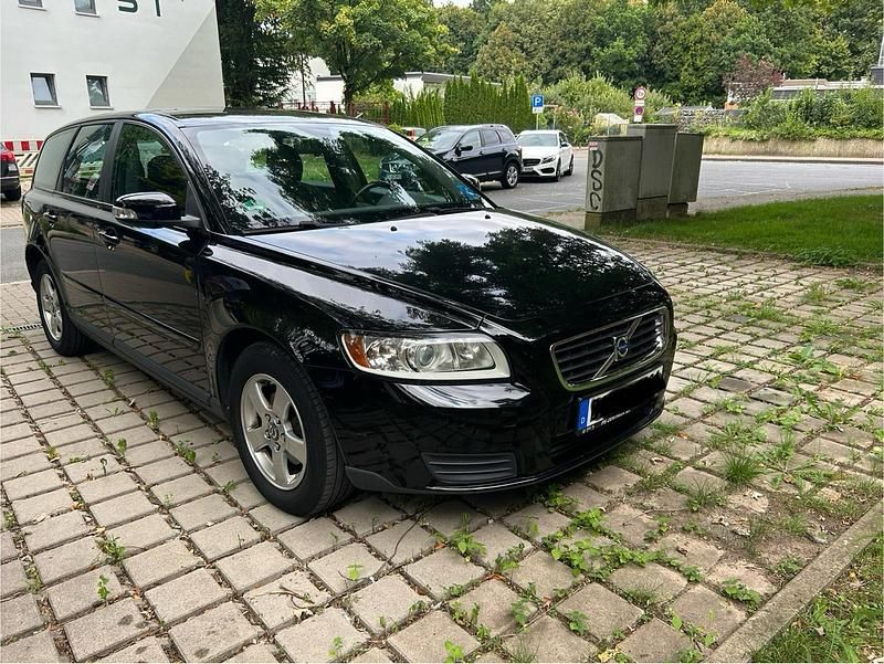 Schwarz Gebraucht 2008 Volvo V50 Kombi | 6.300 € - Bild 1/4