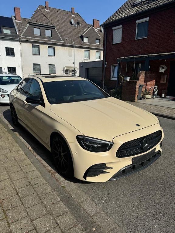 Gebraucht Mercedes E220 AMG 200 PS (147 kW) 2022 Beige Limousine