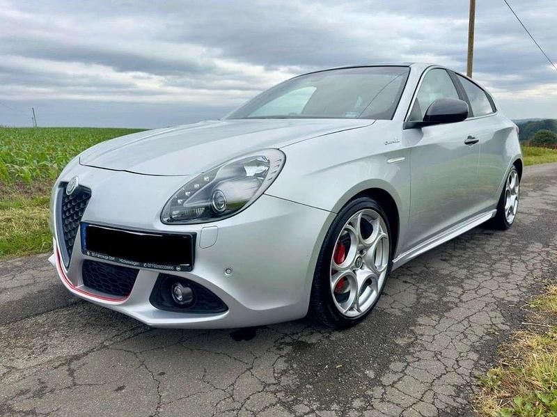 Gebraucht Alfa Romeo Giulietta Quadrifoglio Verde 175 PS (128 kW) 2014 (silverstone grau) Limousine