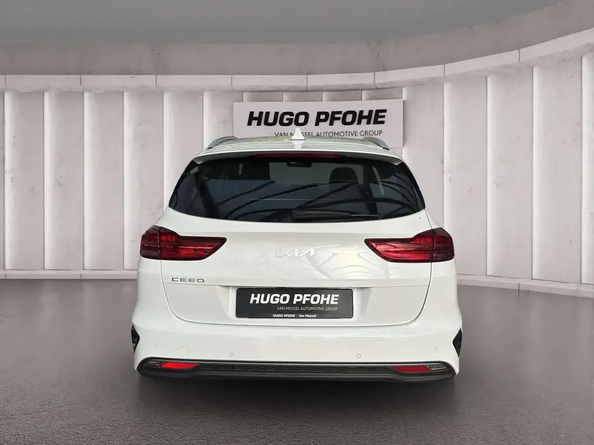 Usado Kia Ceed Vision 120 CV (88 kW) 2023 Blanco Utilitario