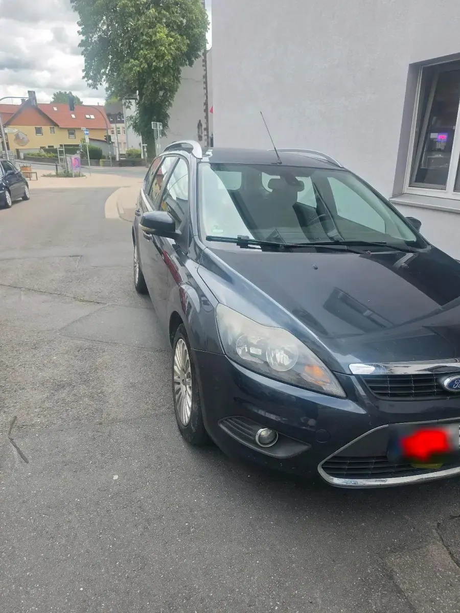 Gebraucht Ford Focus 109 PS (80 kW) 2009 Grau Kombi