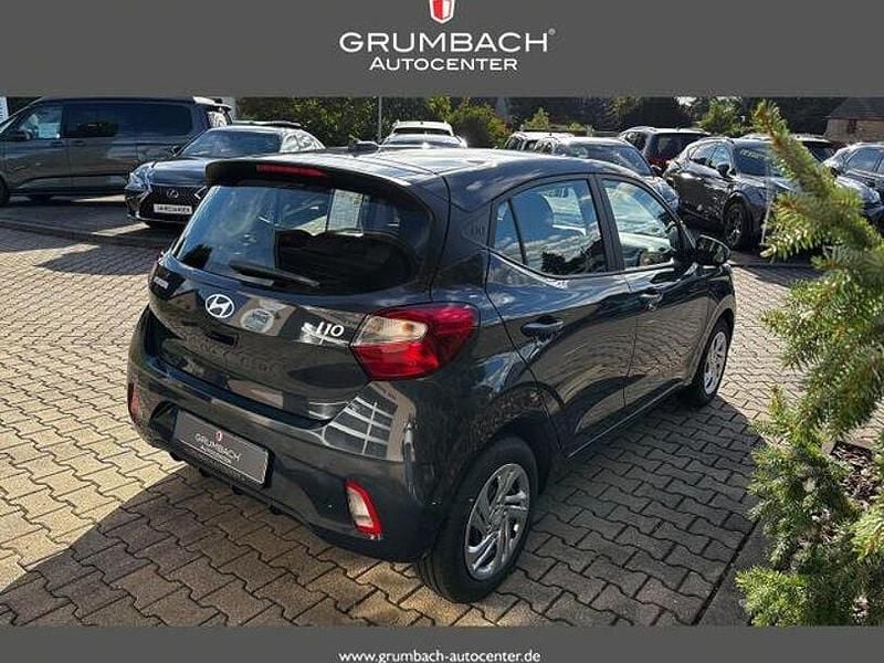 Neu Hyundai i10 63 PS (46 kW) 2025 Vibrant blue meineraleffekt Kleinwagen