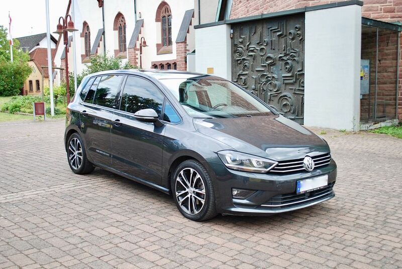 Grau Gebraucht 2016 VW Golf VII Allstar Limousine | 11.600 € (Superpreis) - Bild 1/4